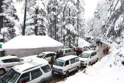 srinagar  jammu national highway closure leaves hundreds stranded