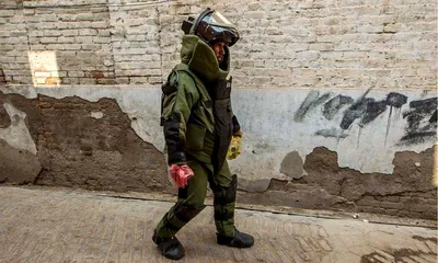  suspicious  bag creates bomb scare in srinagar s qamarwari  bds finds it empty