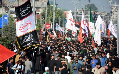 in pictures  ‘labaik ya hussain’ chants rent the air in srinagar muharram procession