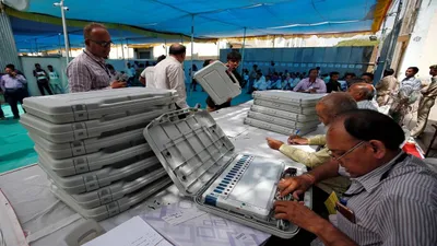 lok sabha polls  bjp leading on 152 seats  congress on 61