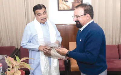 cec lahdc kargil calls on union minister nitin gadkari