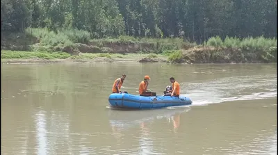 labourer drowns in jhelum  rescue operation underway