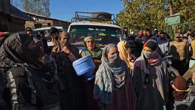 protesters block road to demand potable water supply in gushi kupwara