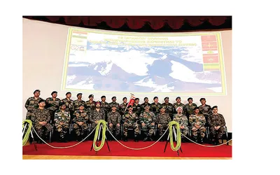 senior army  police officers visit srinagar city centre