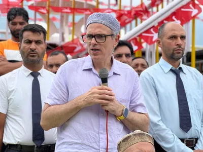 omar asks bureaucrats to resist pressure to ‘disempower’ incoming govt