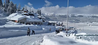 hoteliers  travel traders laud administration’s efforts in revitalizing gulmarg