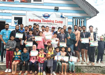 snss k celebrates successful completion of 100 day swimming course