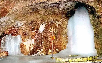 the sacred amarnath cave   the cave seems to have been brought back to limelight in the year 1850
