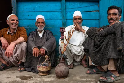 the life of kashmir through local characters