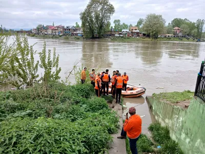 gandbal boat capsize   search operation for 3 missing persons continues on 5th day