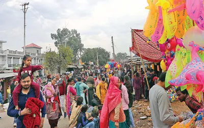 jhiri draws huge crowd as div com inaugurates week long annual fair