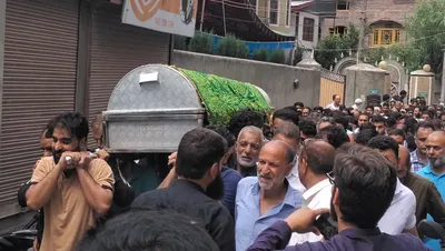 hundreds attend funeral prayers of photo journalist nissar ahmad