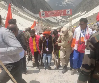 amarnath yatra  anantnag police provides timely assistance to pilgrims in need