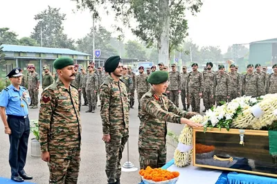 army pays tribute to jco killed in kishtwar encounter