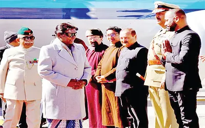 president droupadi murmu arrives on 2 day visit to ladakh