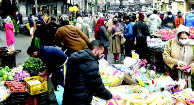 encroachment of roads hinders vehicular  pedestrian movement in srinagar