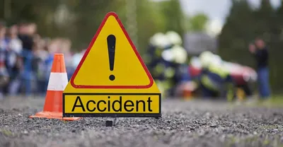 four cops injured in kulgam road accident