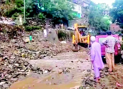 cloudburst hits thathri town