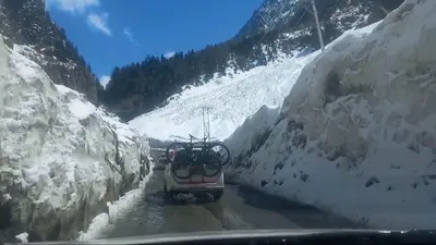 srinagar leh highway reopens for one way traffic after 6 days