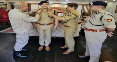 dgp decorates  sujit kumar with igp rank