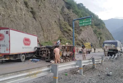 3 injured in road accidents in ramban