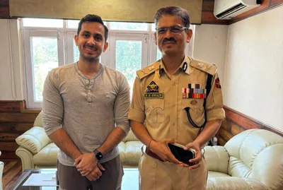 kyari founder arhan bagati calls on j k dgp  discusses kashmir drug abuse issue