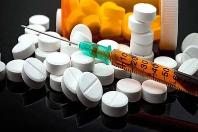 role of seniors in combating drug addiction in kashmir