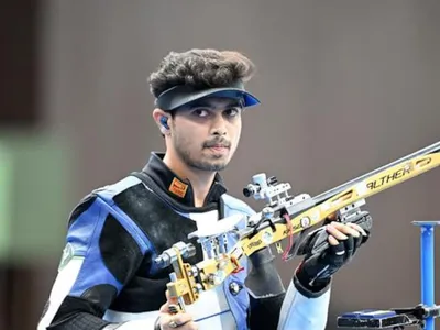 swapnil kusale wins bronze in men s 50m rifle 3p event