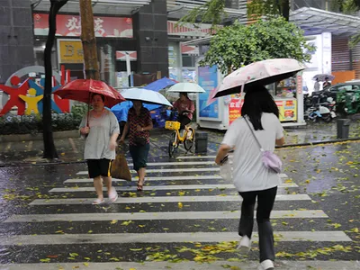 china raises emergency response to rainstorms