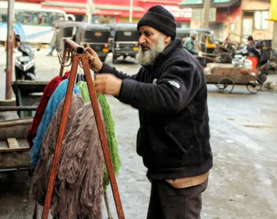 glorious shaher e khaas   rangrez brings life to colourless threads in downtown