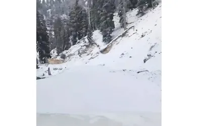 kishtwar to anantnag road via sinthan top remains closed after snowfall