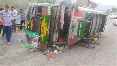 9 injured in rajouri road accident