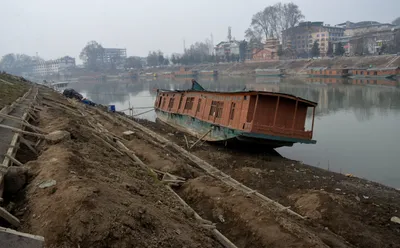 in pictures  jhelum shrinks as kashmir grapples with dry winter