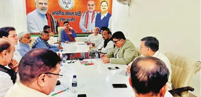 bjp to play robust  constructive opposition  core group