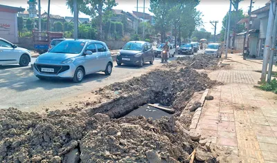 dilapidated roads take toll on commuters in srinagar