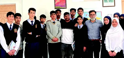 prof chaubey fascinates kashmiri students