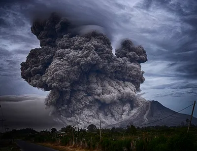 indonesia s semeru volcano erupts again  spewing ash 1 km above summit