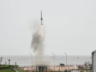 drdo  indian navy successfully test vertical launch short range surface to air missile