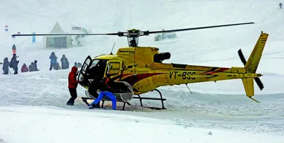 russian skier dies in gulmarg avalanche  6 other rescued