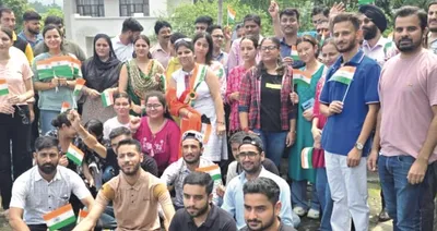 journalism deptt  dsrs  shtm celebrate independence day at ju