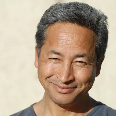 sonam wangchuk breaks fast