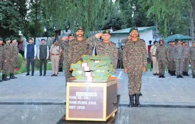 army chief pays homage to soldier killed in kupwara encounter