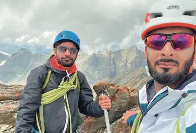 2 kashmiri climbers conquer basmai peak