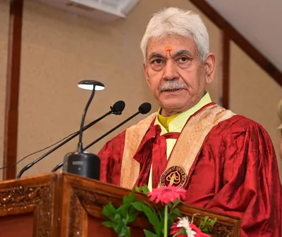 lg addresses iust’s convocation  appreciates university for commendable achievements  