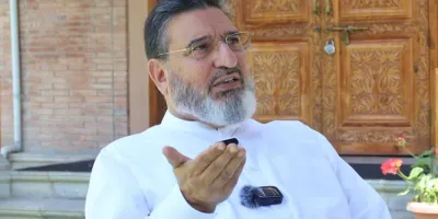 altaf bukhari pays tribute to the martyrs of july 13