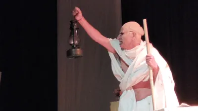 hindi play by nand kishore screened at cultural academy