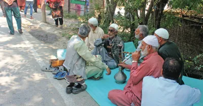 voters set politics aside  turn polling booths into social hubs