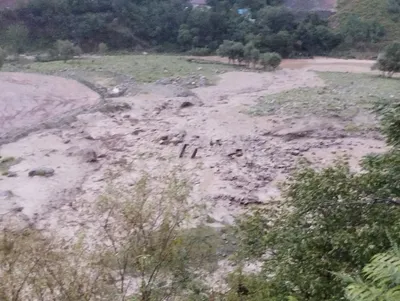 machine operator swept away by flash floods in j k s banihal