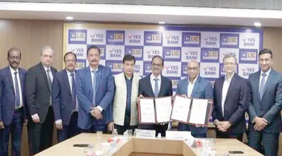 lic yes bank announce strategic bancassurance partnership