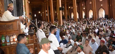 mirwaiz prays for rains in kashmir amid scorching heat